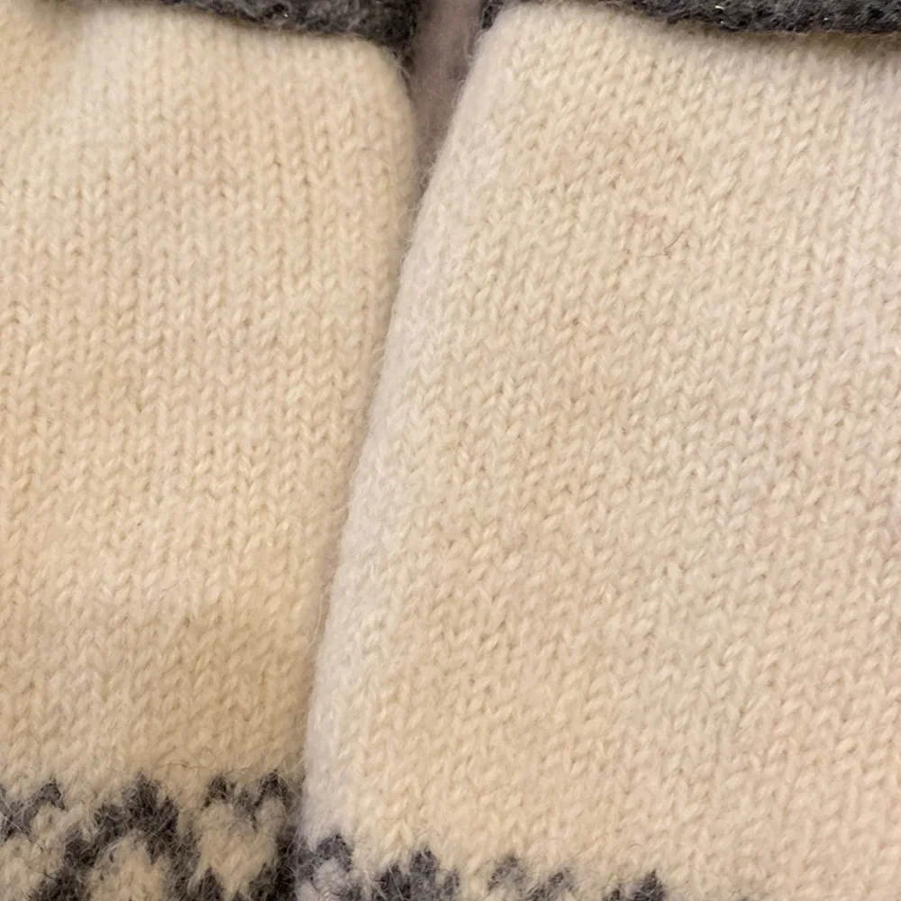 Wool gloves.